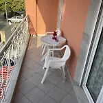 Kelesi Apartament *