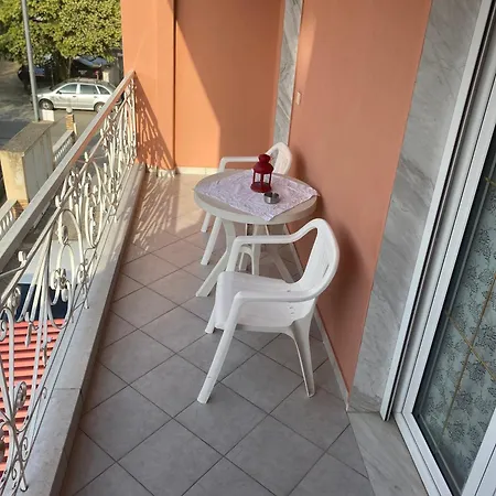 Kelesi Apartment *
