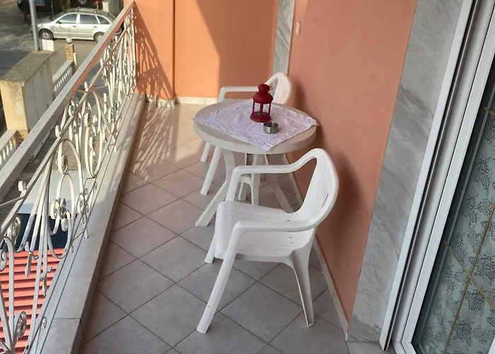 Kelesi Apartment *